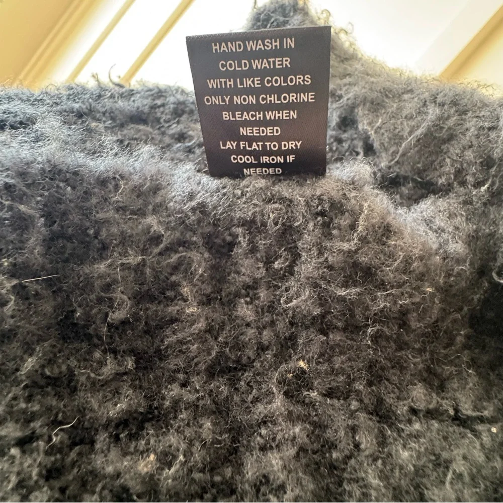 Cozy Black Bouclé Shawl Wrap – One Size - Picture 5 of 5